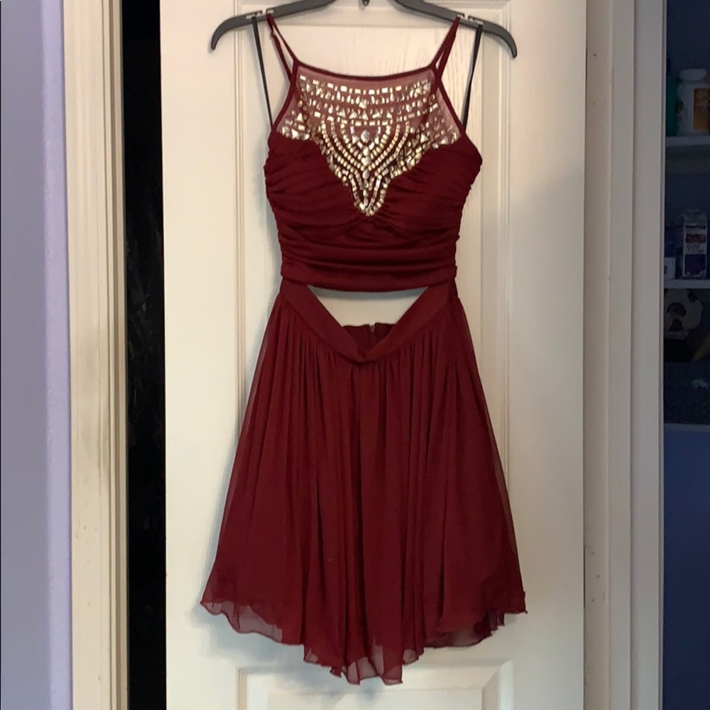 Burgundy 2 piece homecoming dress